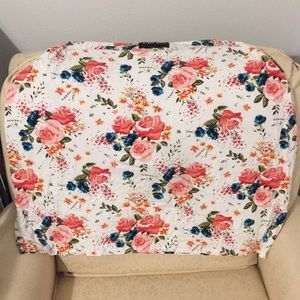 Milk snob car seat/ nursing cover